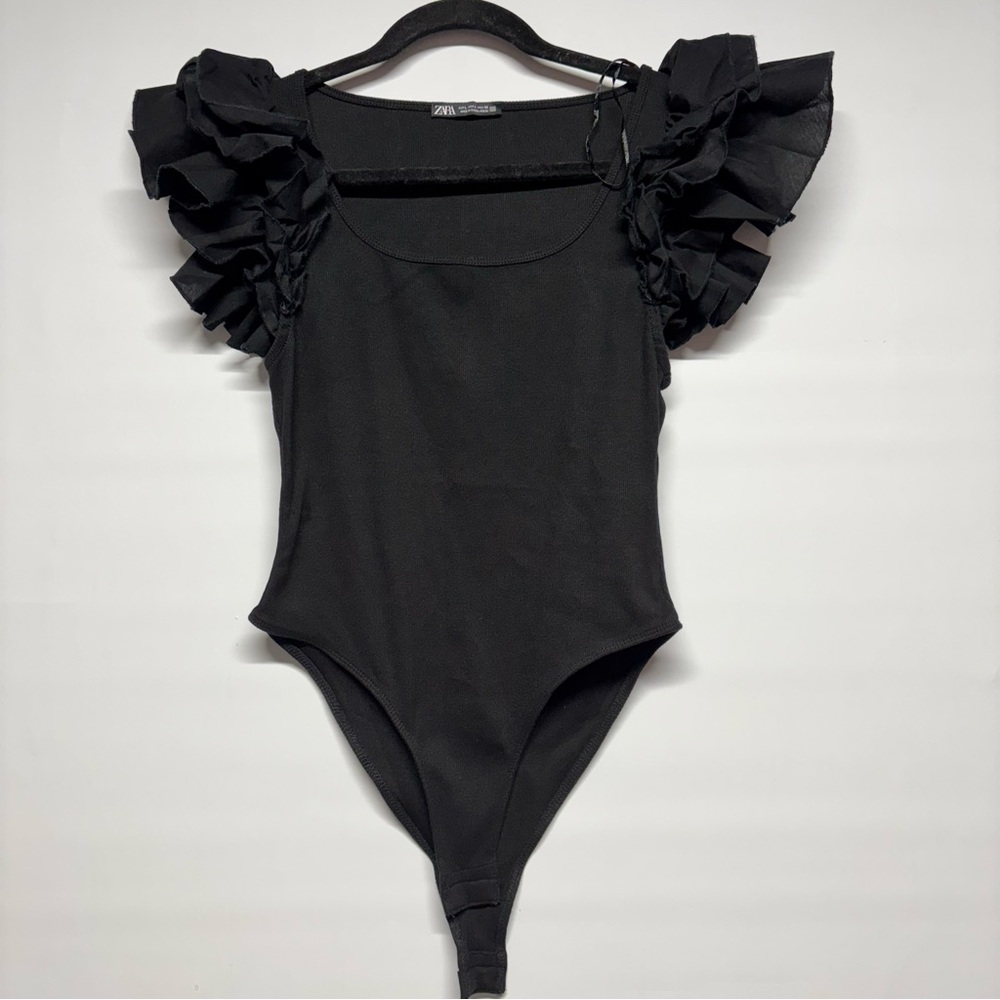 ✨Zara Ruffle Sleeve Bodysuit Black Size L - Picture 2 of 13